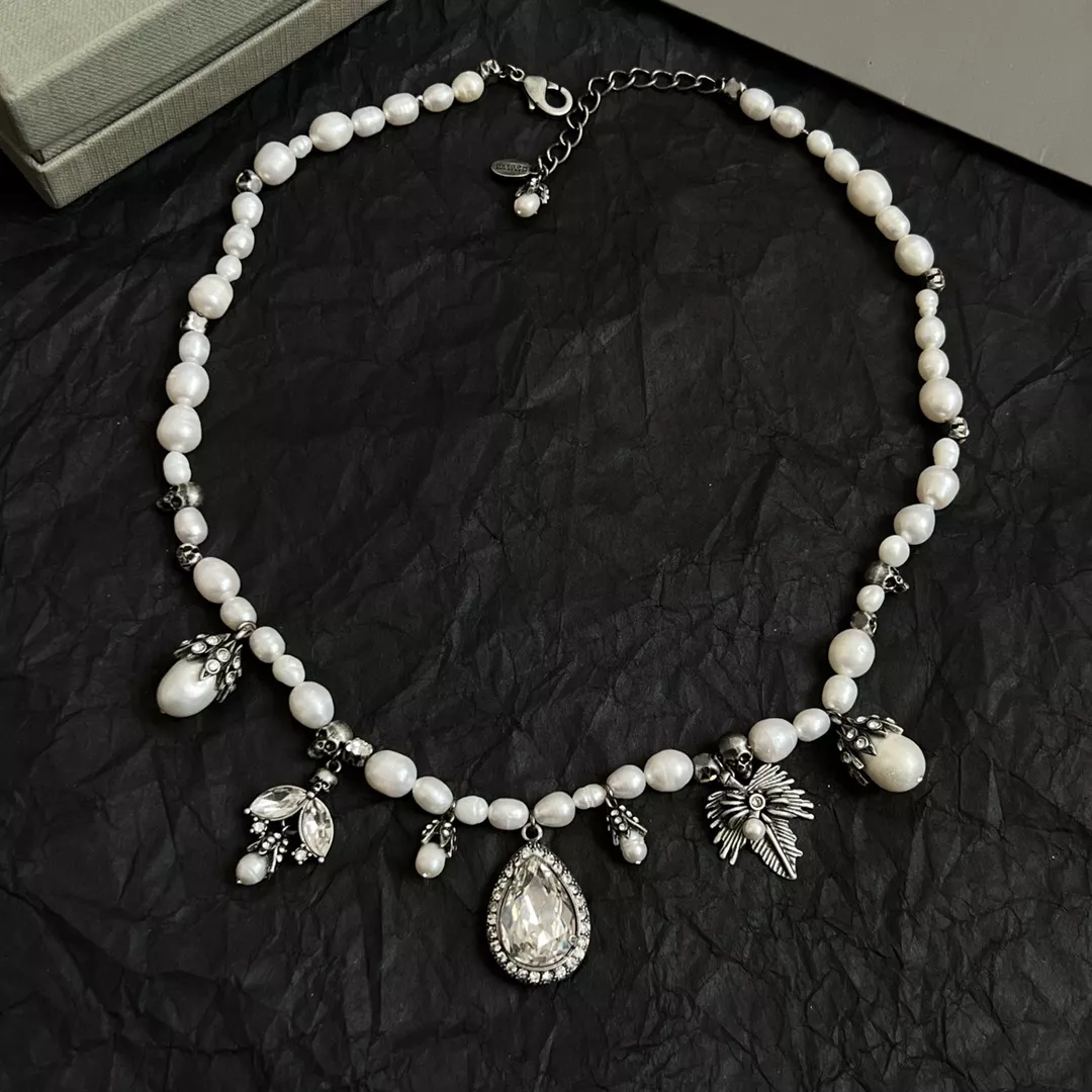 Minimalist 3002 Alexander McQueen Necklaces