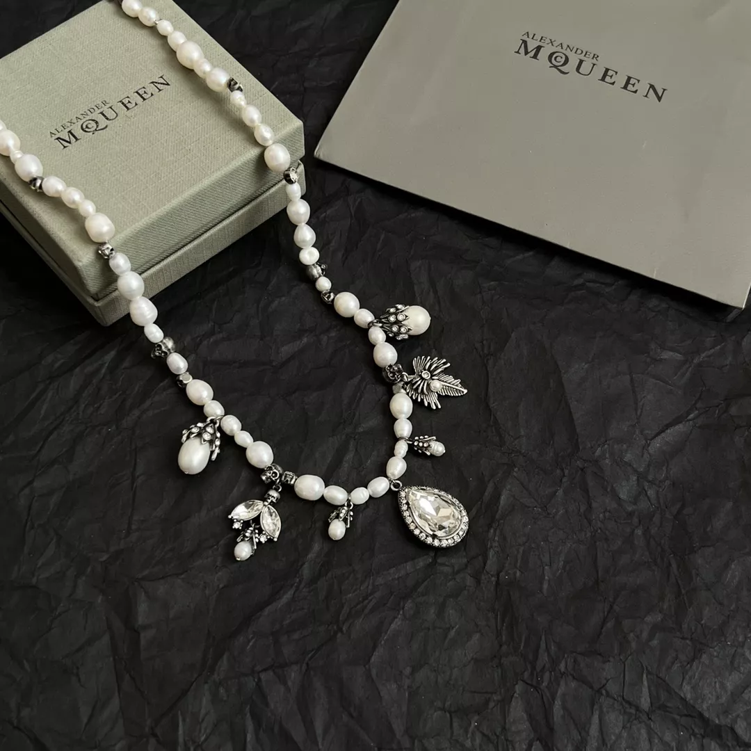 Minimalist 3002 Alexander McQueen Necklaces