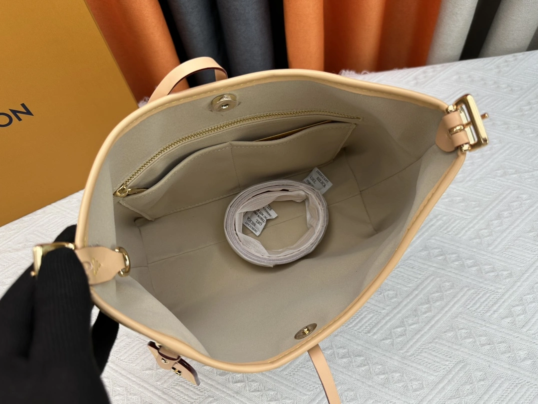 Minimalist 3004 Louis Vuitton AAA Quality Shoulder Bags For Women