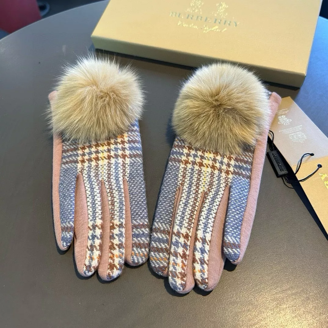 Minimalist 3134 Burberry Gloves