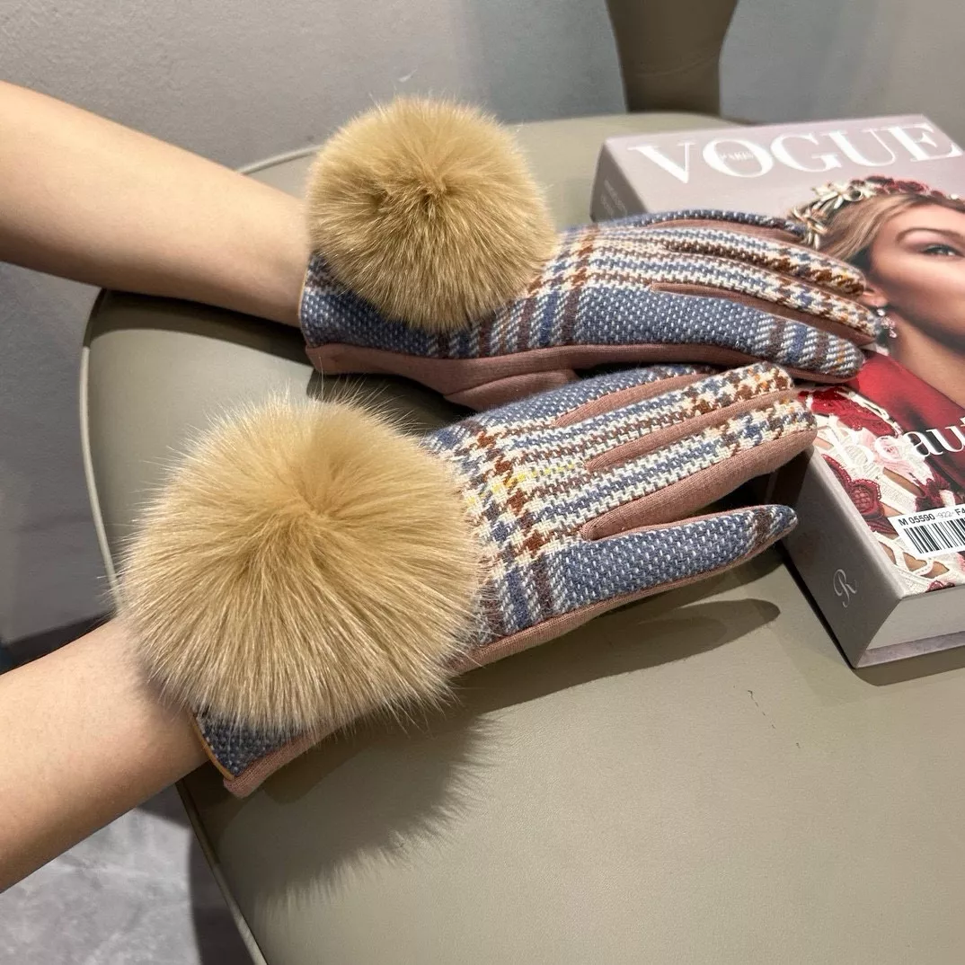 Minimalist 3134 Burberry Gloves