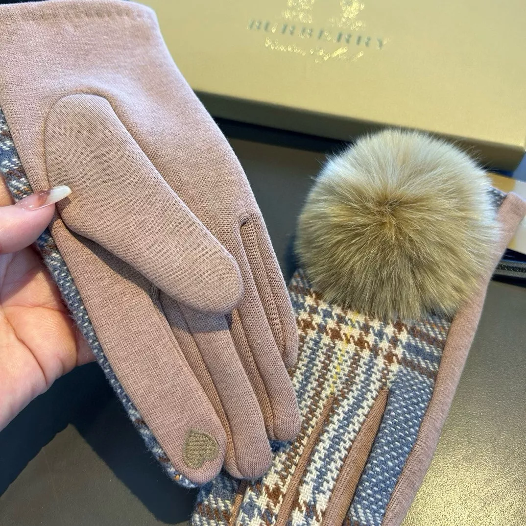 Minimalist 3134 Burberry Gloves