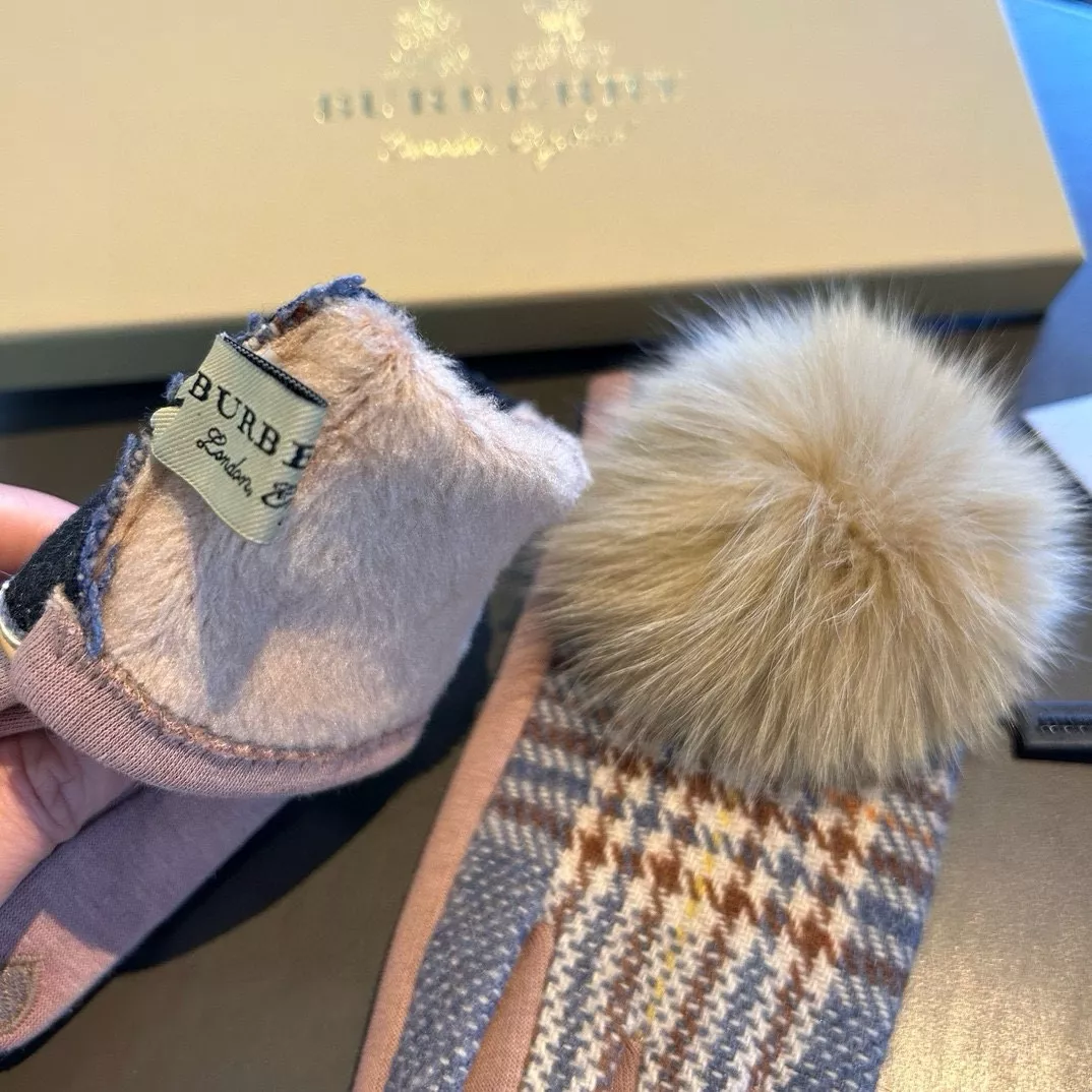 Minimalist 3134 Burberry Gloves