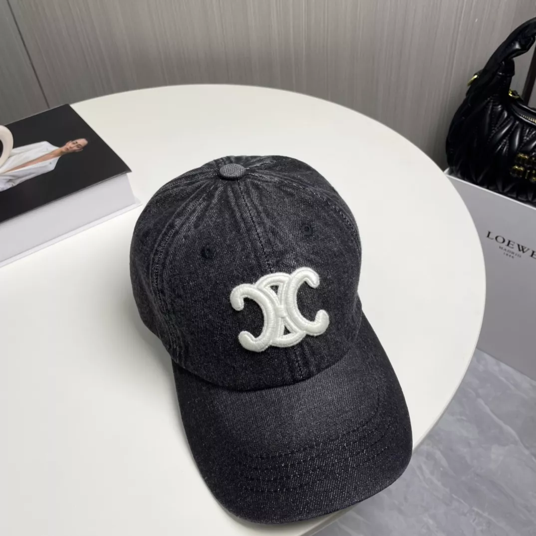 Minimalist 325 Celine Caps