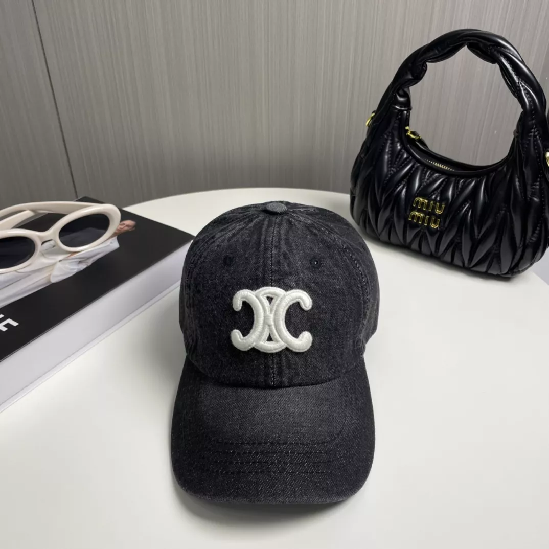 Minimalist 325 Celine Caps
