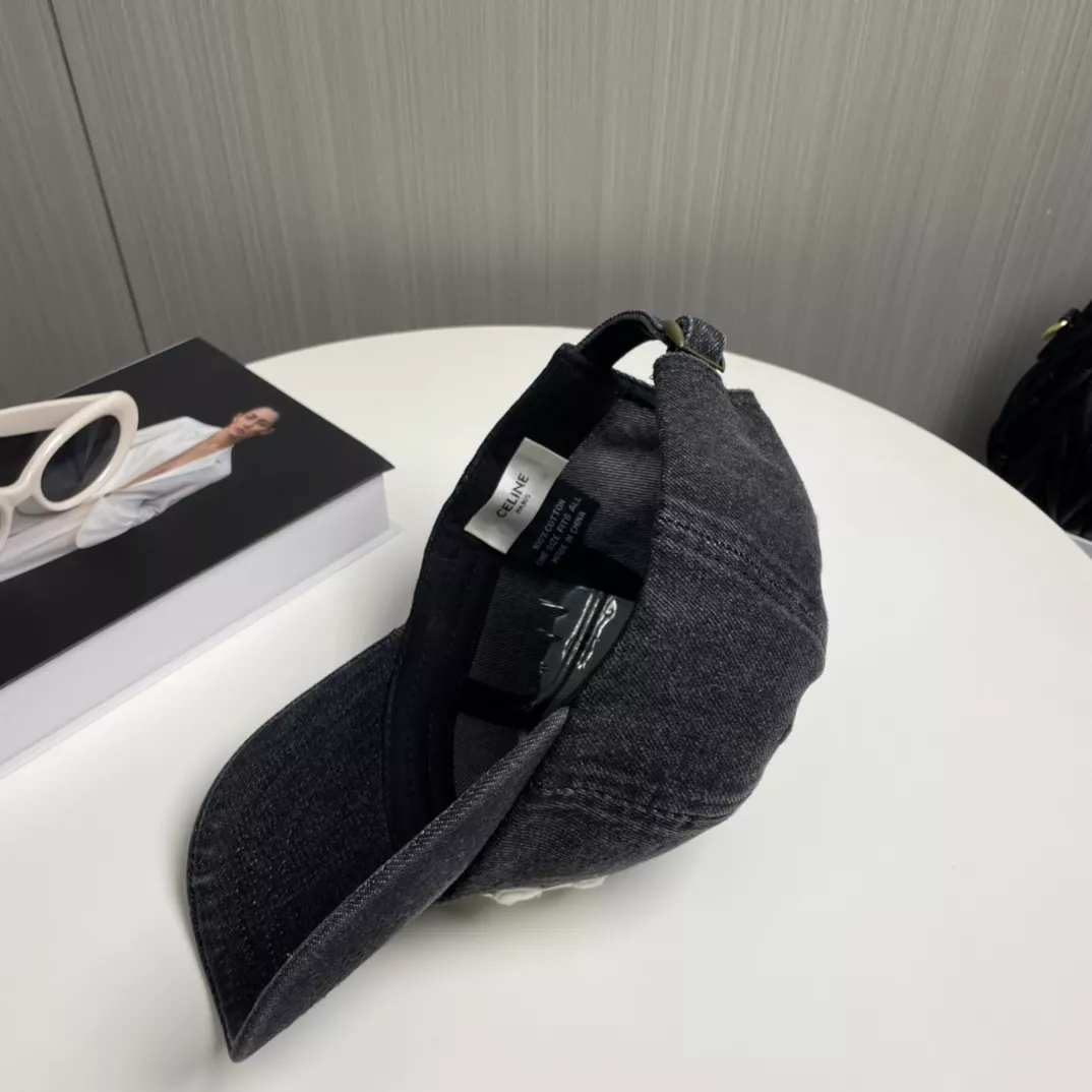 Minimalist 325 Celine Caps