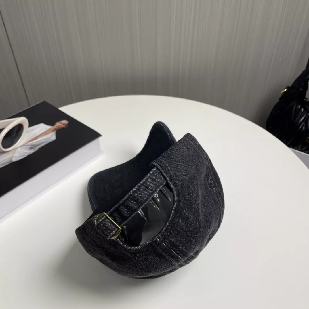 Minimalist 325 Celine Caps