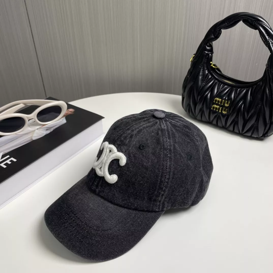 Minimalist 325 Celine Caps