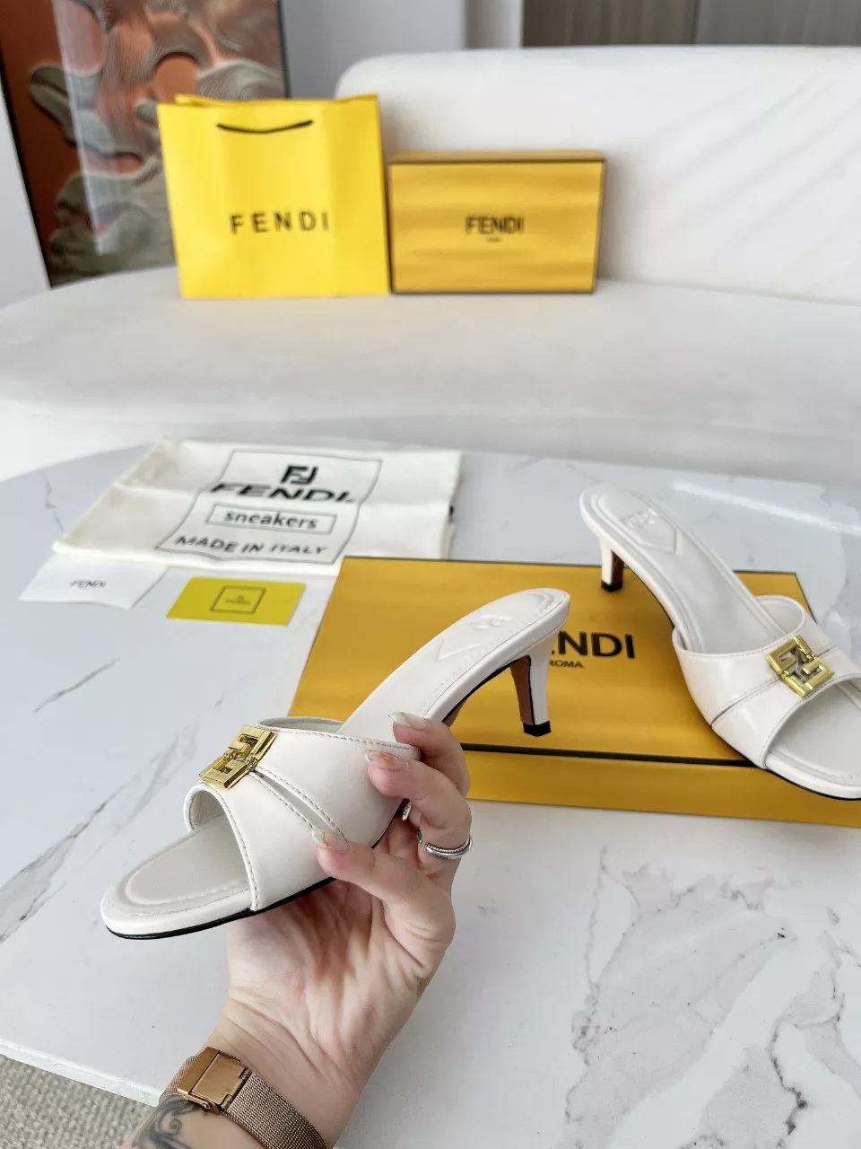 Minimalist 329 Fendi Slippers For Women