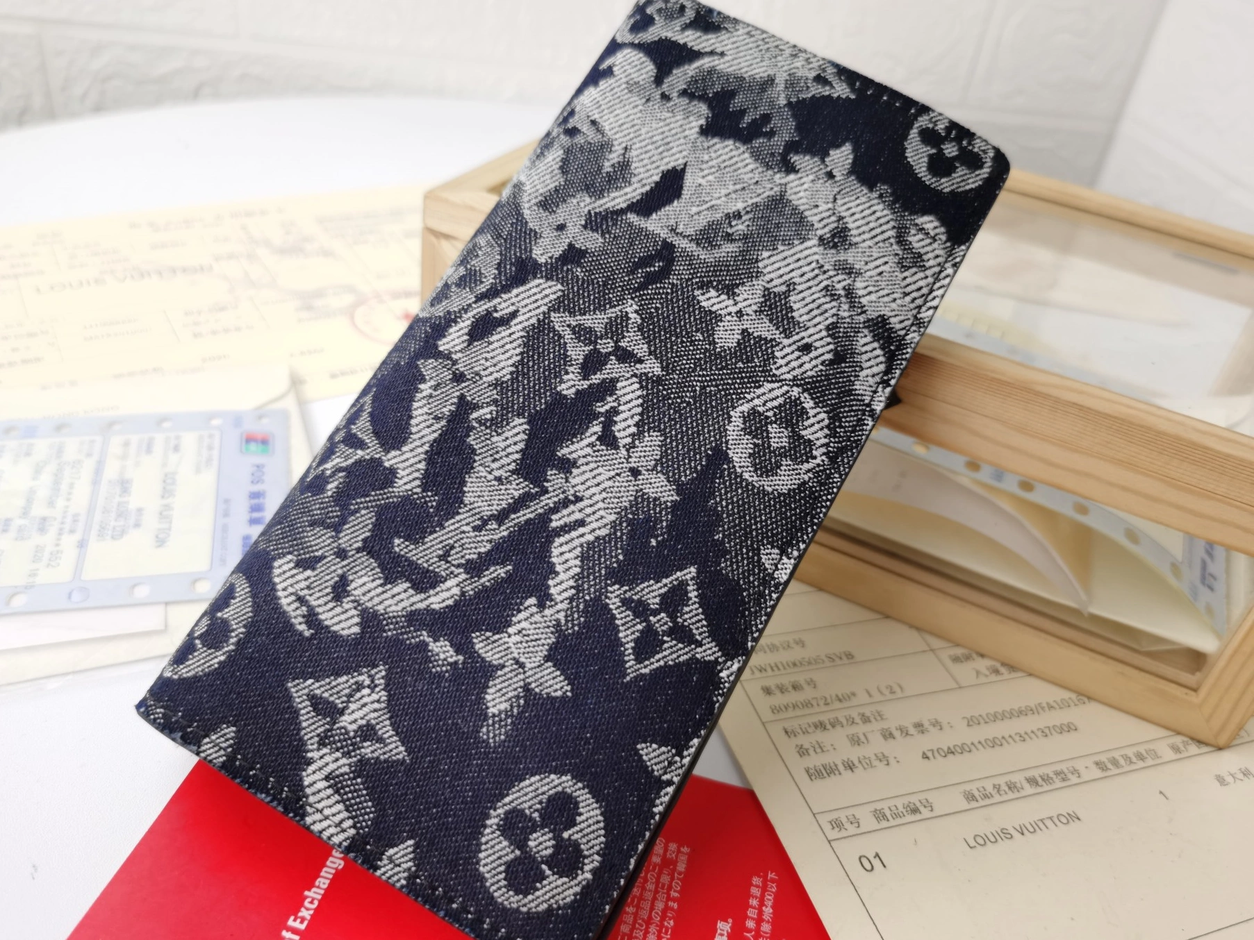 Minimalist 3298 Louis Vuitton LV Card Case For Unisex