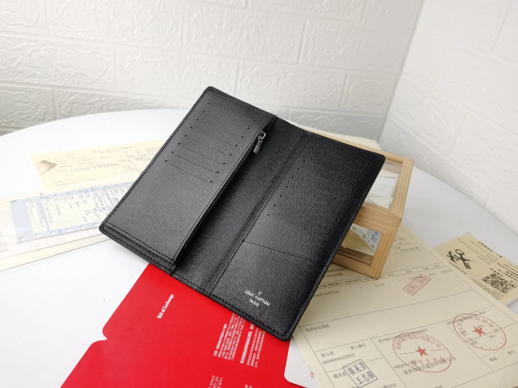 Minimalist 3298 Louis Vuitton LV Card Case For Unisex