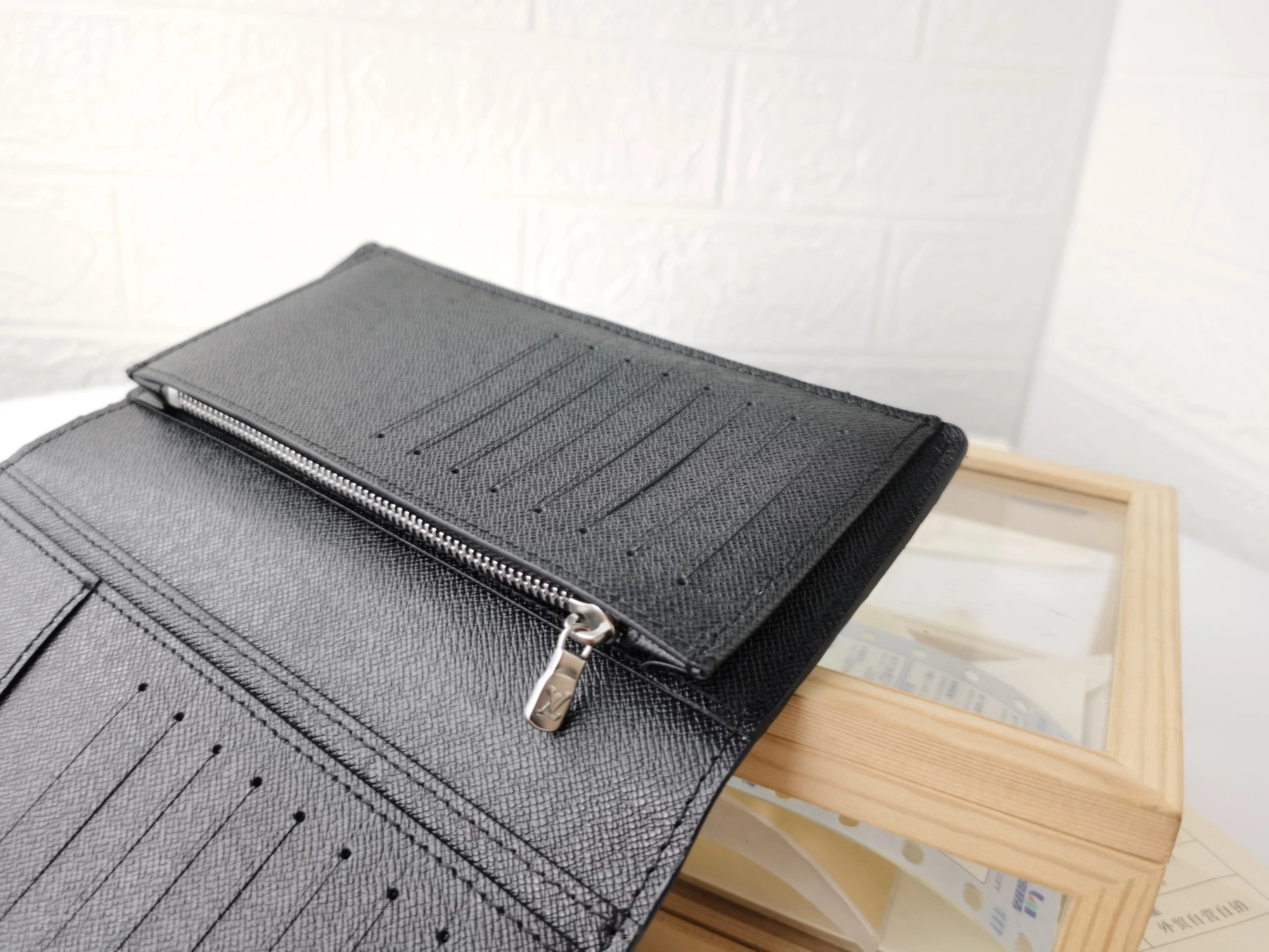 Minimalist 3298 Louis Vuitton LV Card Case For Unisex