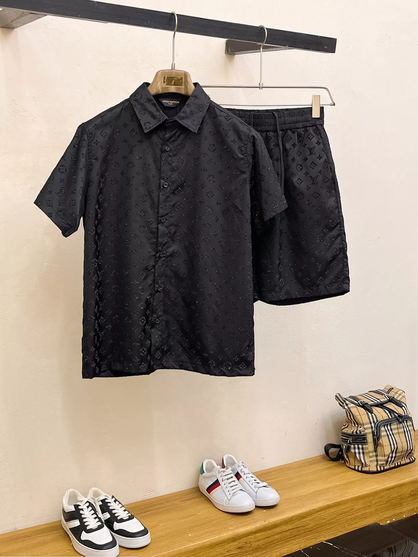 Minimalist 3386 Louis Vuitton LV Tracksuits Short Sleeved For Men