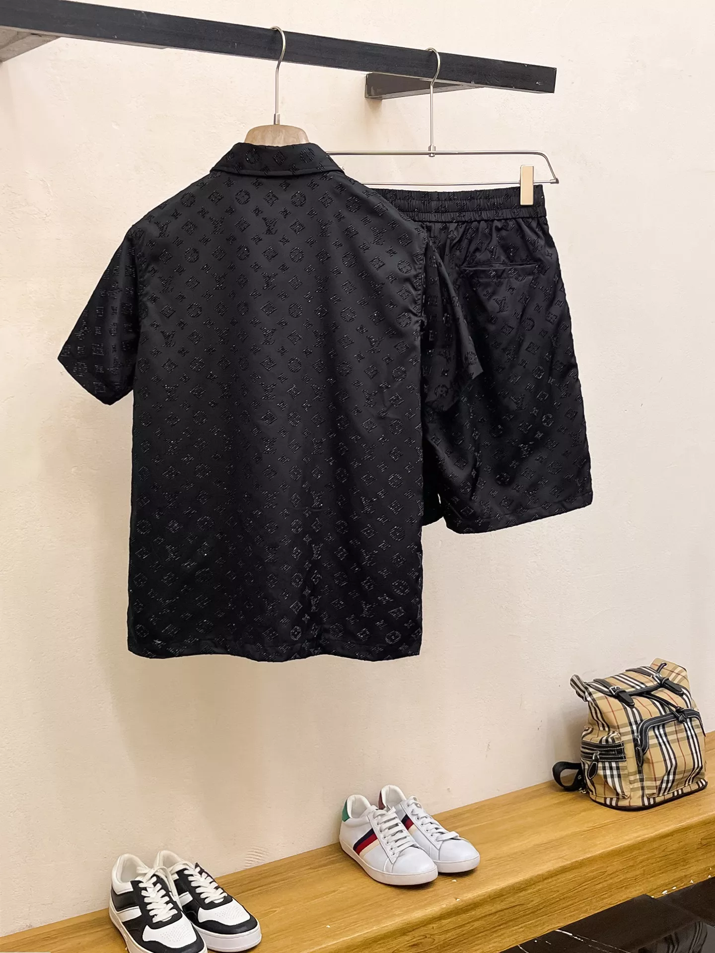 Minimalist 3386 Louis Vuitton LV Tracksuits Short Sleeved For Men