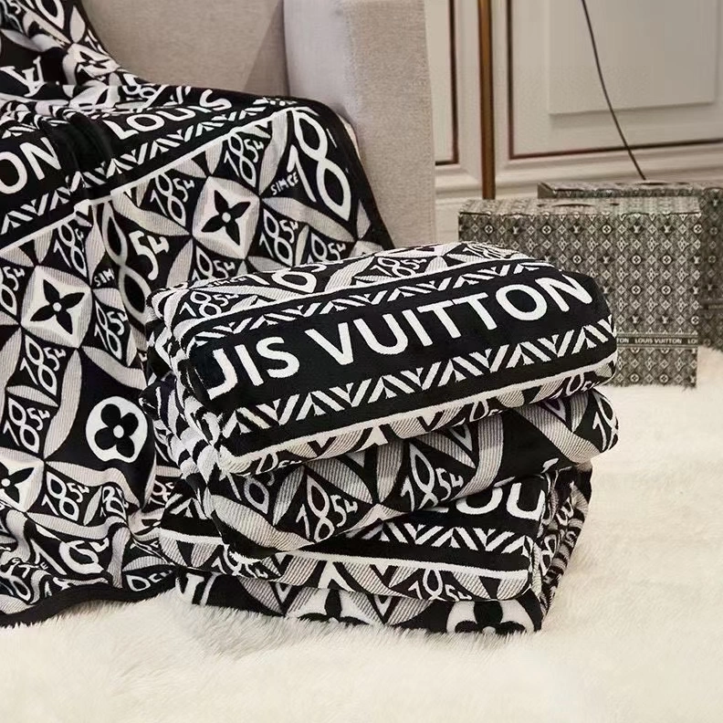Minimalist 3607 Louis Vuitton LV Blanket
