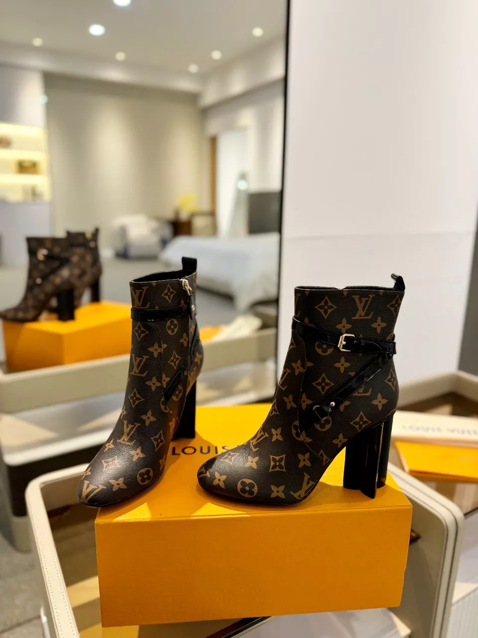 Minimalist 4346 Louis Vuitton Boots For Women