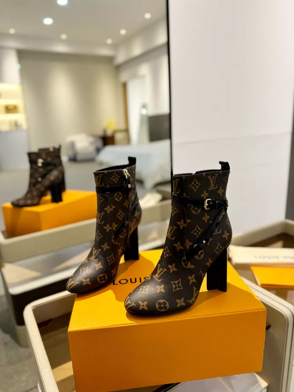Minimalist 4346 Louis Vuitton Boots For Women