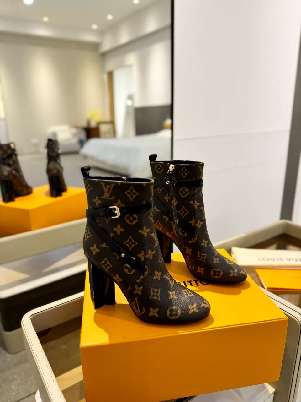 Minimalist 4346 Louis Vuitton Boots For Women