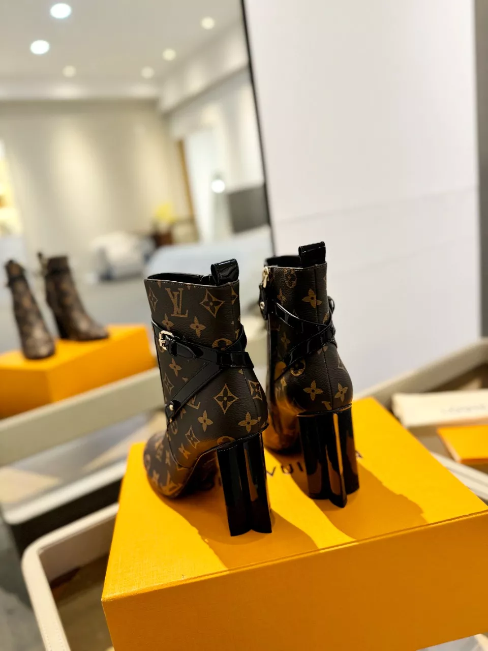 Minimalist 4346 Louis Vuitton Boots For Women