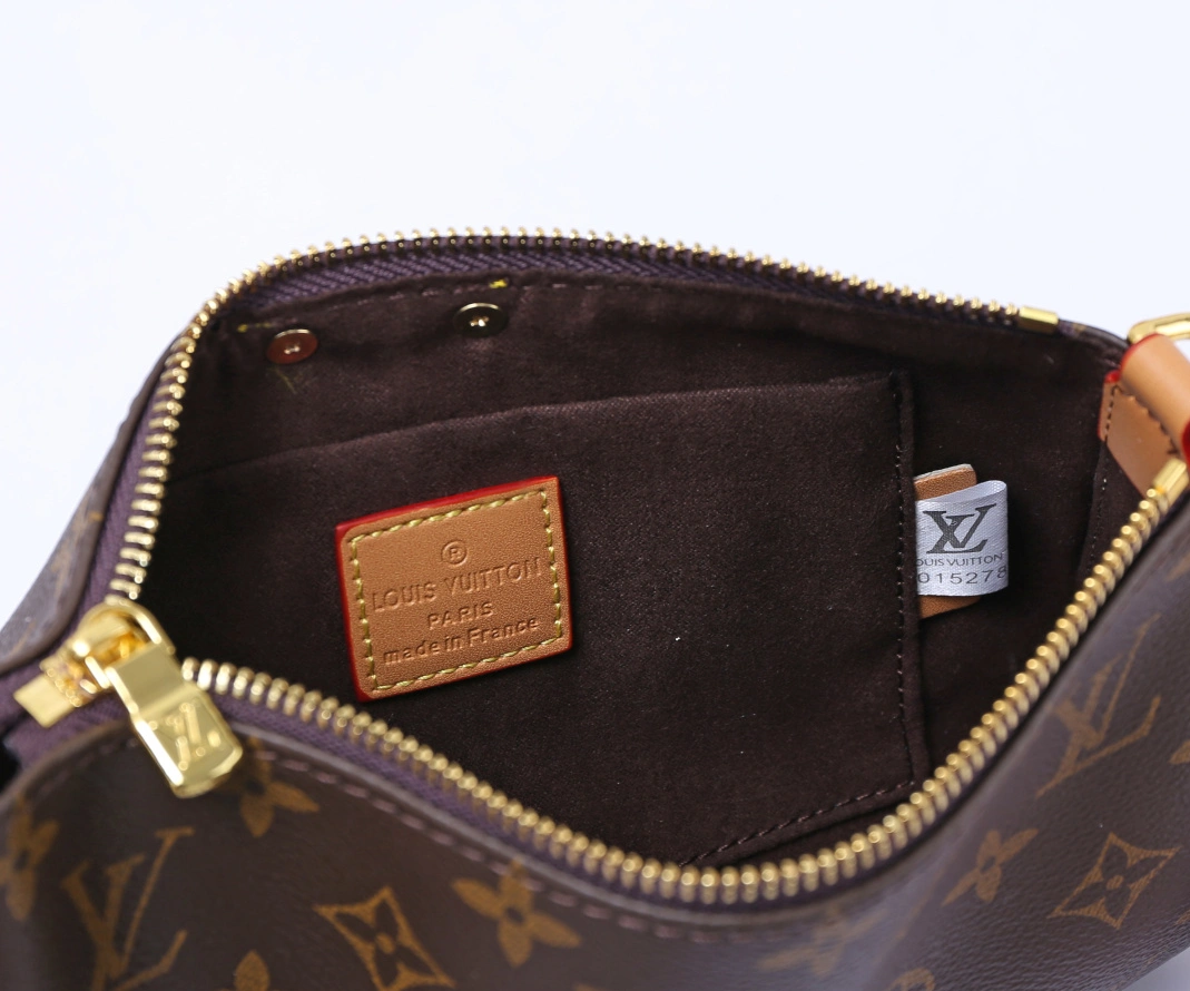 Minimalist 4349 Louis Vuitton Messenger Bags For Women