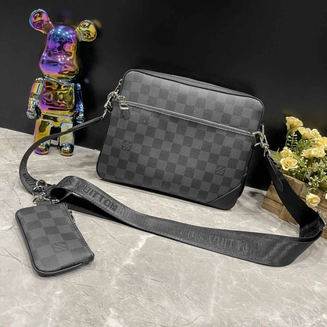 Minimalist 4556 Louis Vuitton AAA Man Messenger Bags