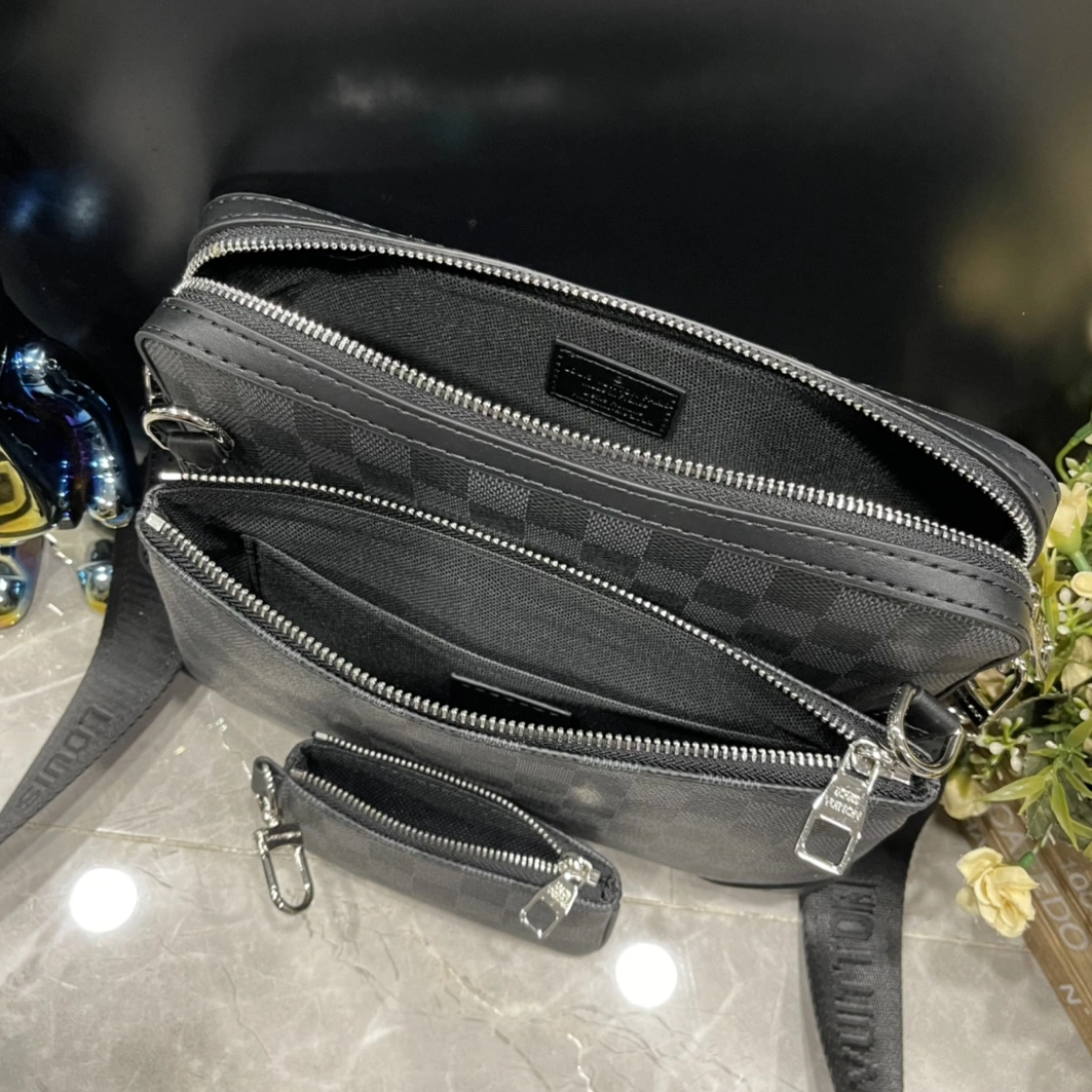 Minimalist 4556 Louis Vuitton AAA Man Messenger Bags