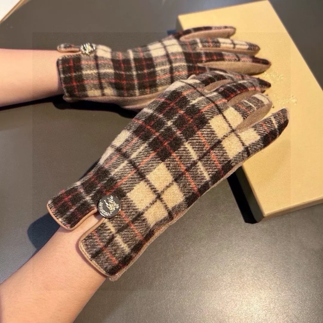 Minimalist 4744 Burberry Gloves