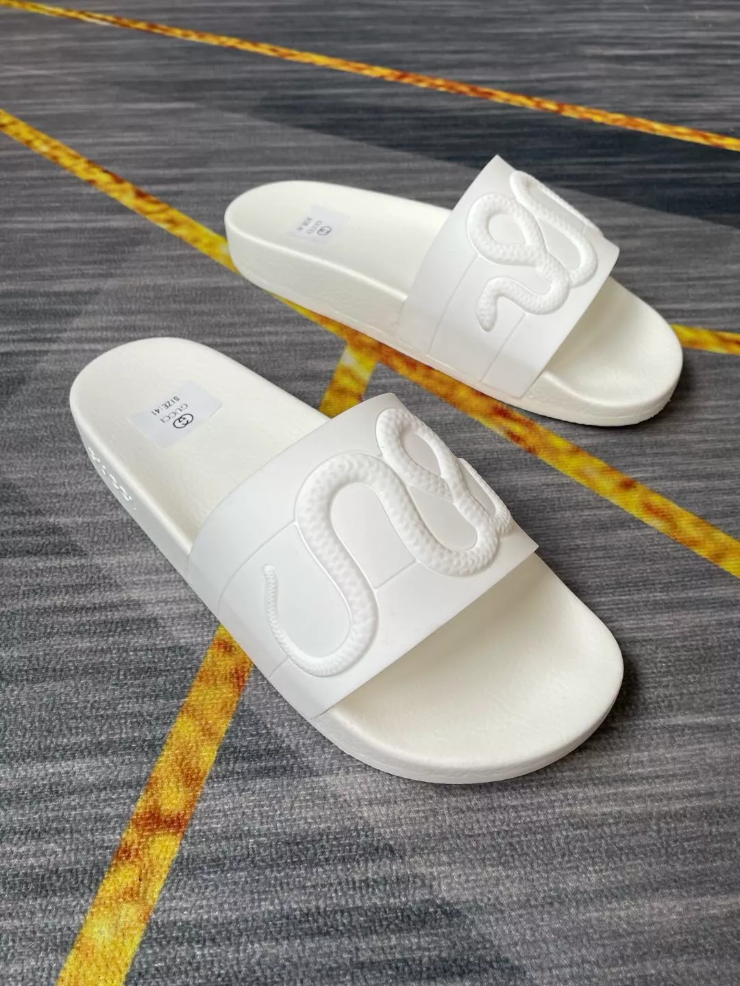 Minimalist 4821 Gucci Slippers For Men