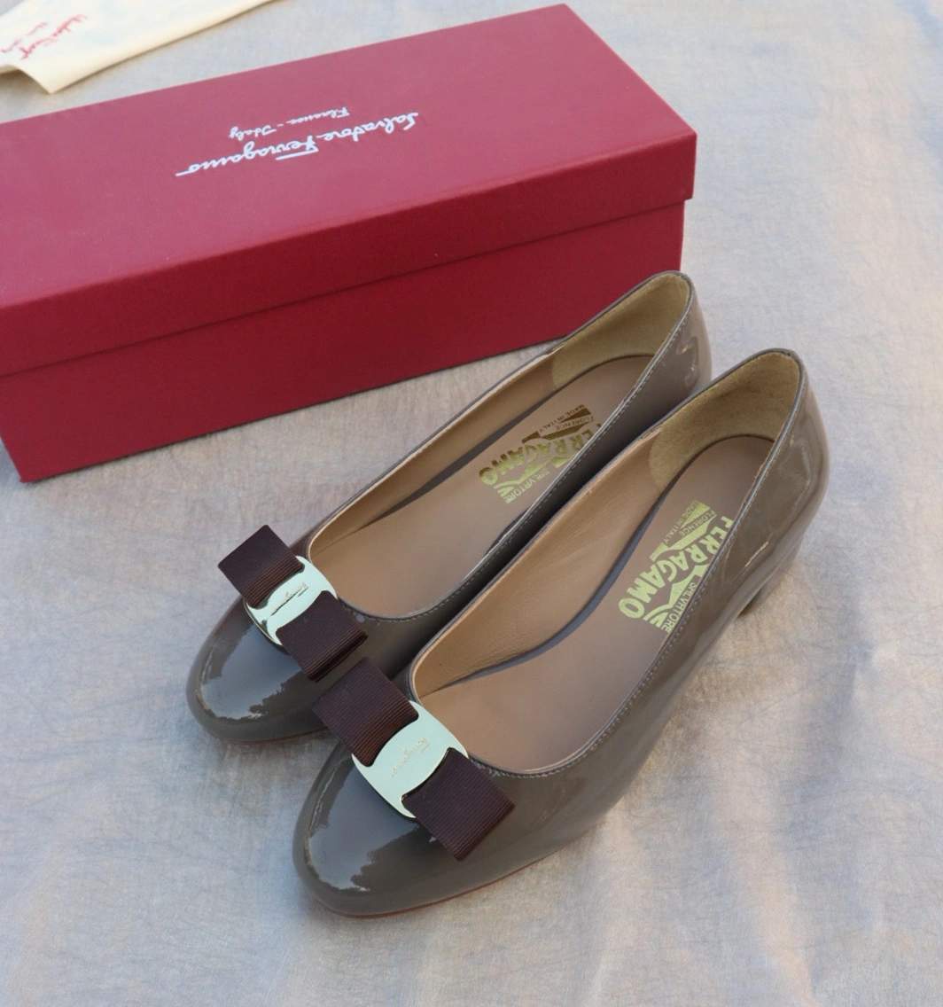 Minimalist 4848 Salvatore Ferragamo Flat Shoes For Women