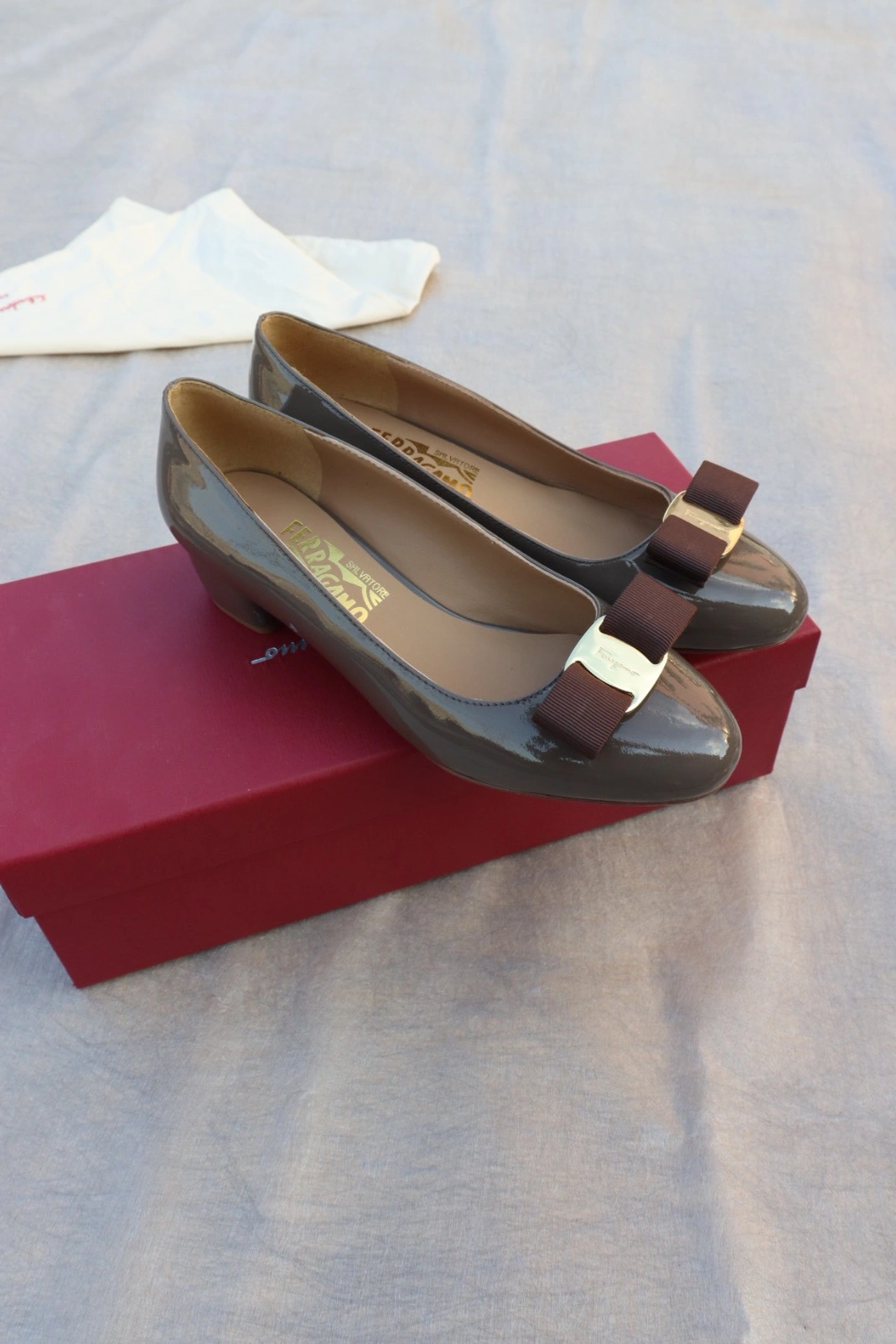Minimalist 4848 Salvatore Ferragamo Flat Shoes For Women