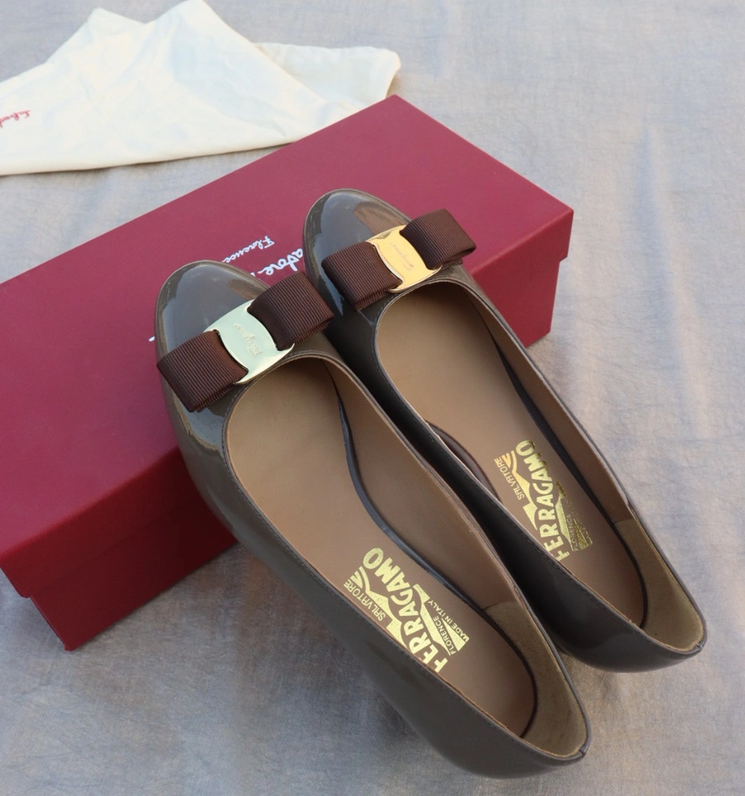 Minimalist 4848 Salvatore Ferragamo Flat Shoes For Women
