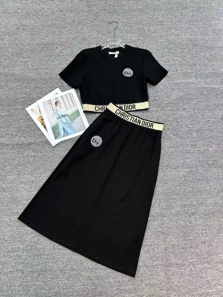 Minimalist 5000 Christian Dior Tracksuits Short Sleeved For Women