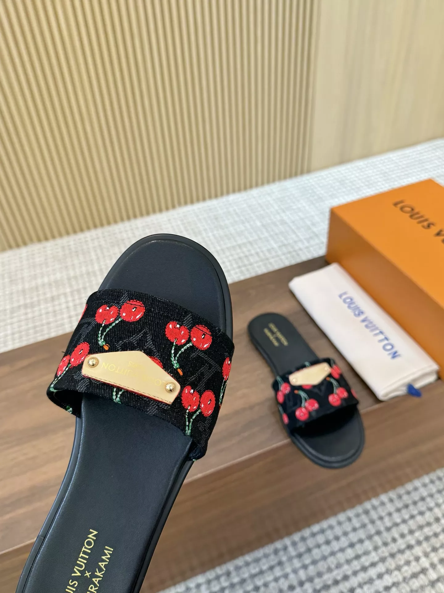 Minimalist 5156 Louis Vuitton Slippers For Women