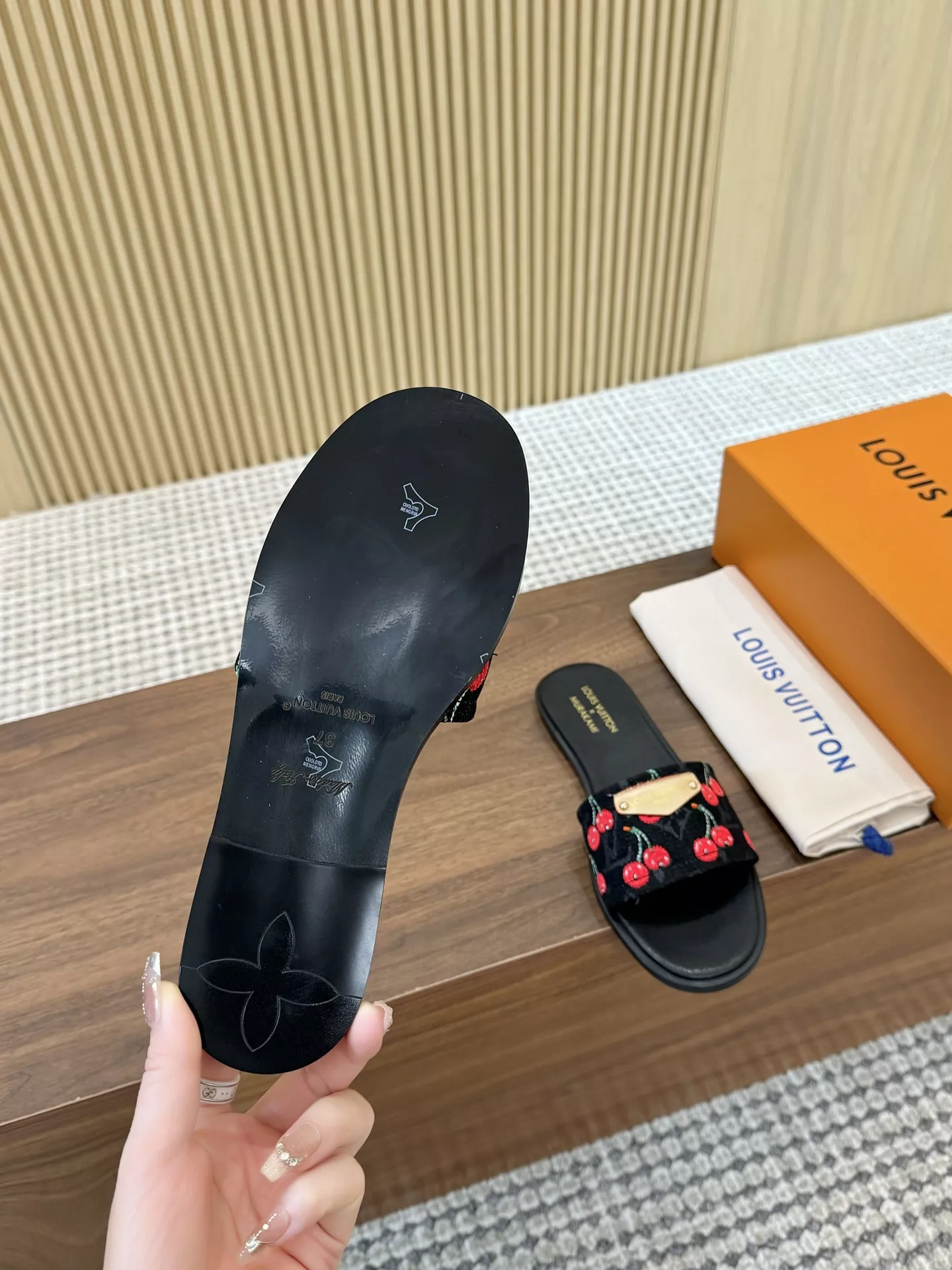 Minimalist 5156 Louis Vuitton Slippers For Women