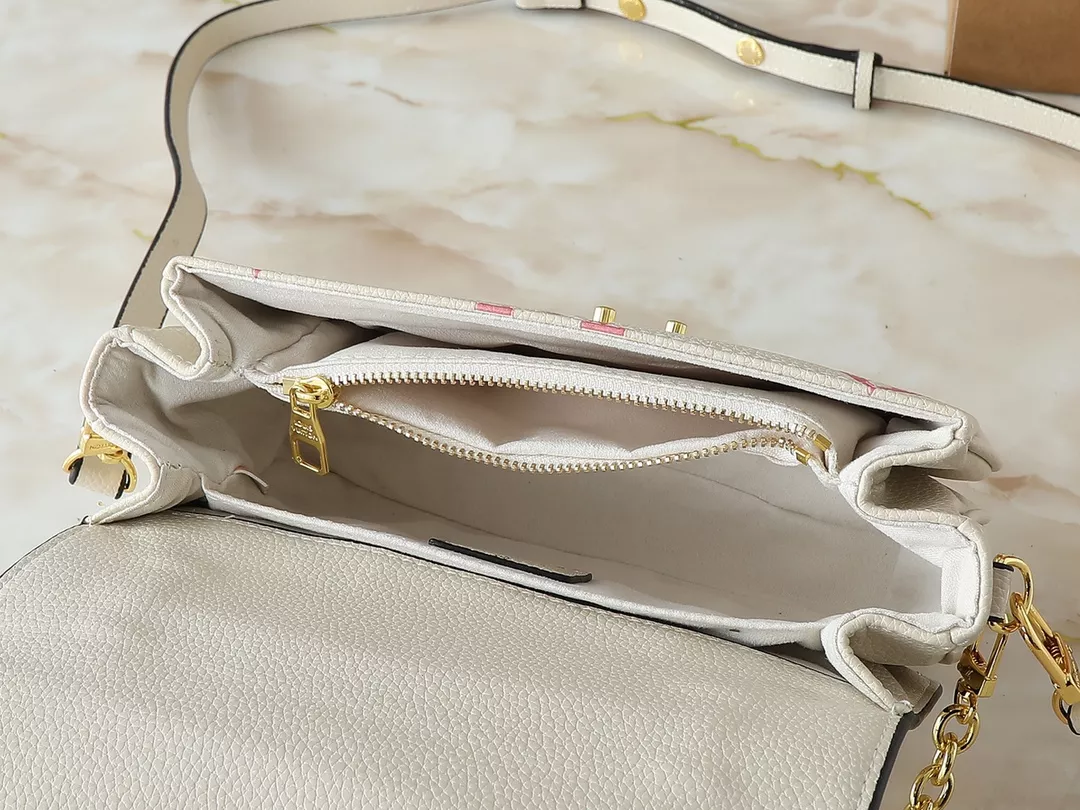 Minimalist 5218 Louis Vuitton Messenger Bage For Women