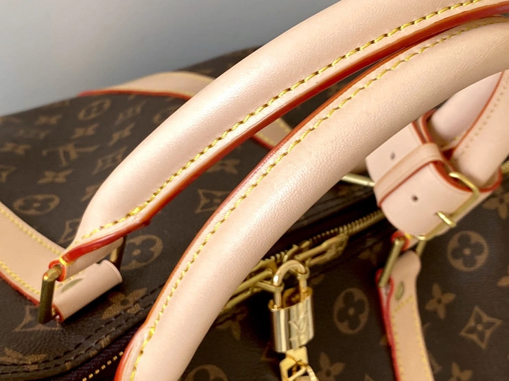 Minimalist 5608 Louis Vuitton Travel Bags
