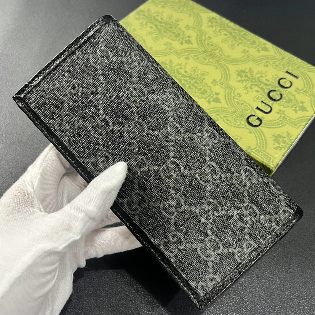 Minimalist 5630 Gucci Card Case