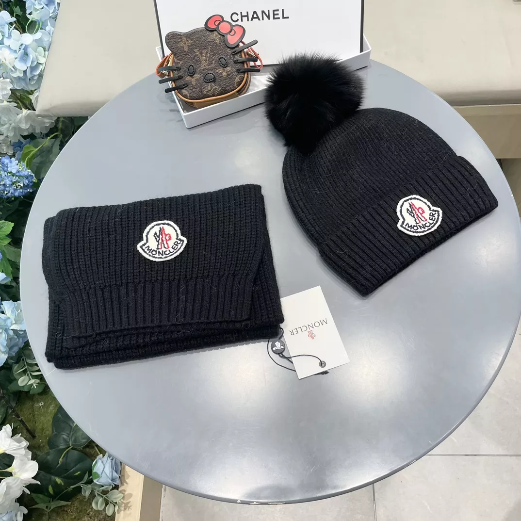 Minimalist 566 Moncler Hat and Scarf Set
