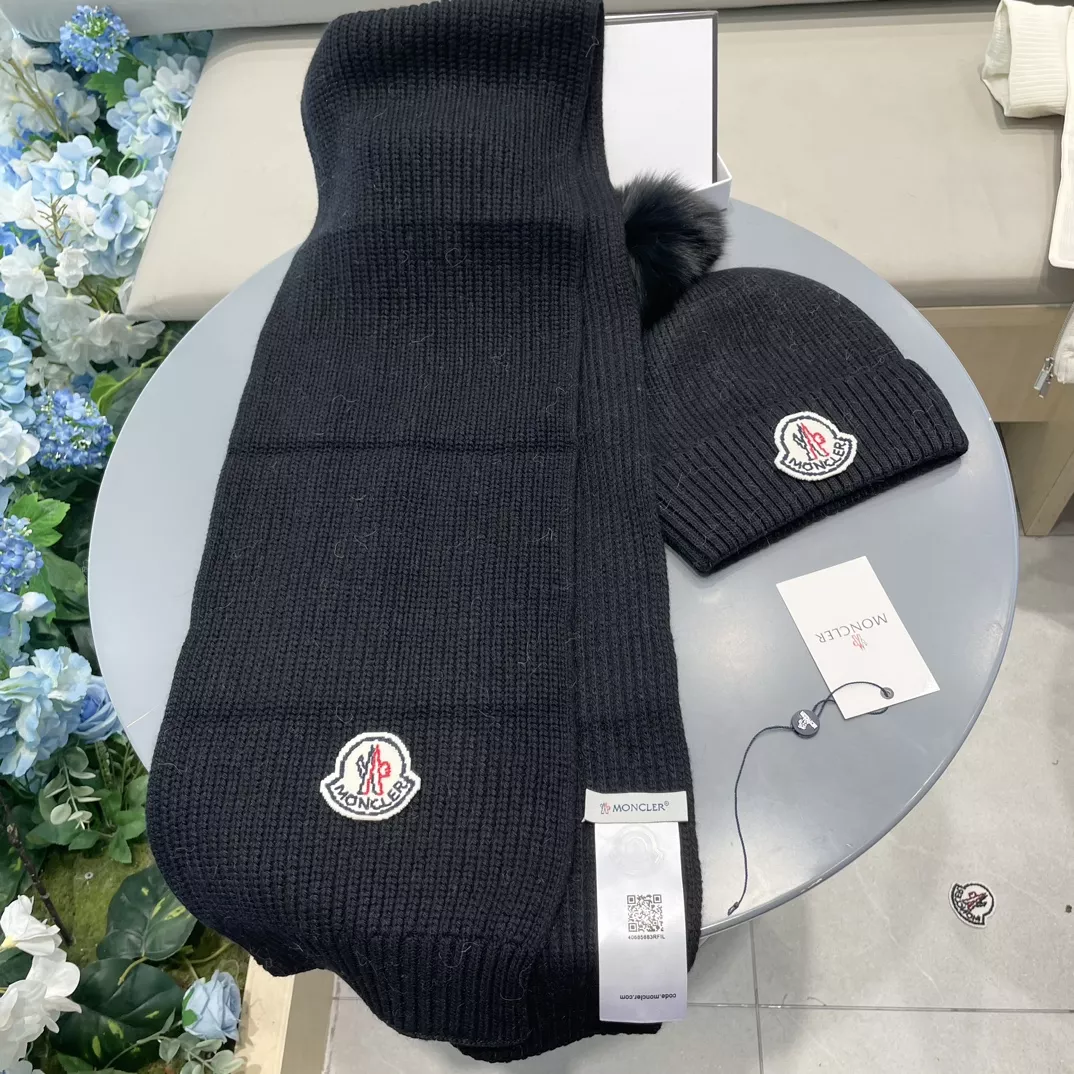 Minimalist 566 Moncler Hat and Scarf Set