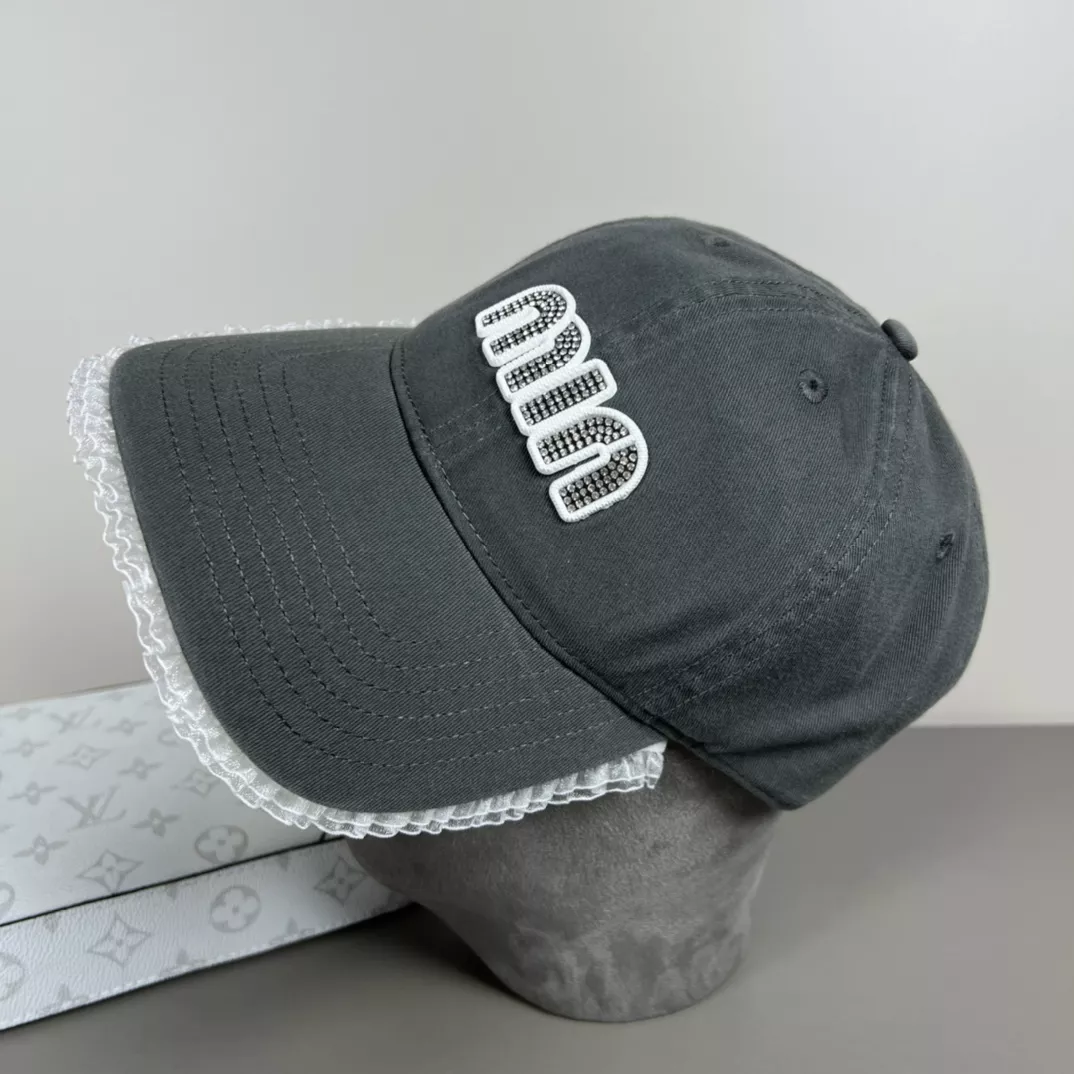 Minimalist 571 MIU MIU Caps