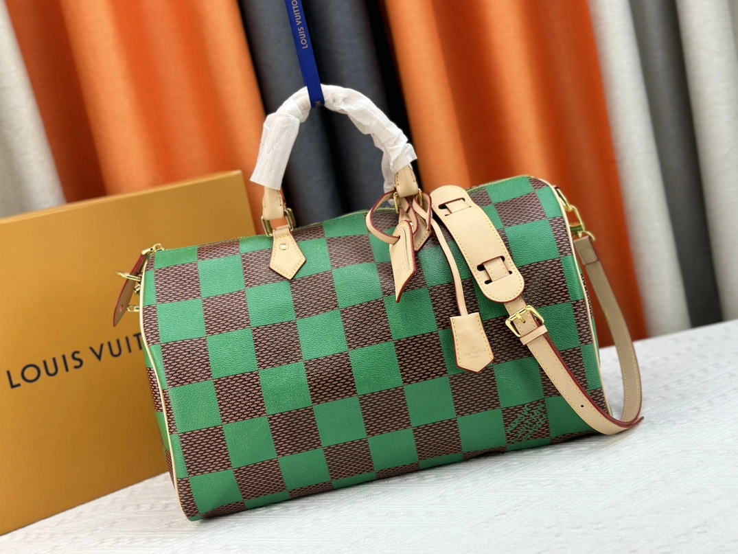 Minimalist 5735 Louis Vuitton Travel Bags For Women