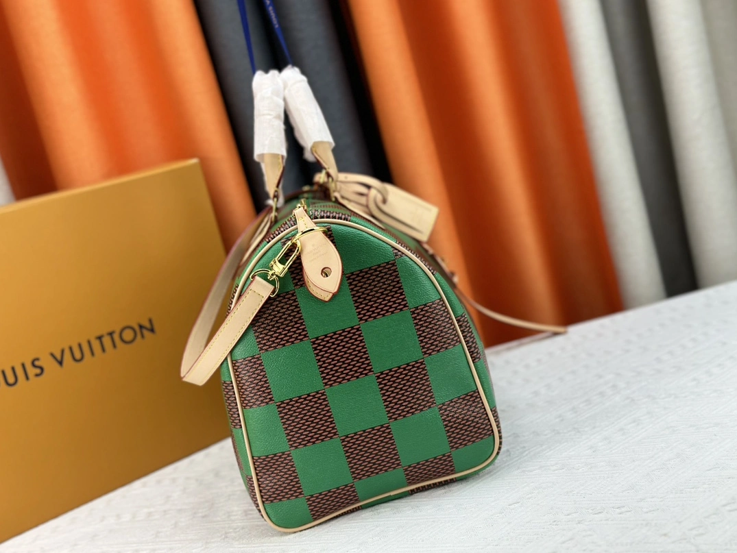 Minimalist 5735 Louis Vuitton Travel Bags For Women