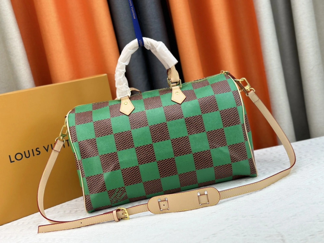 Minimalist 5735 Louis Vuitton Travel Bags For Women