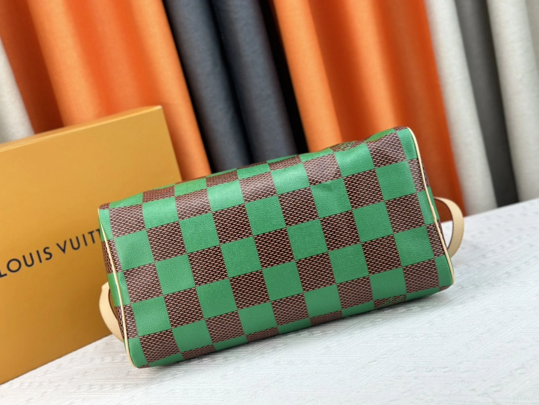 Minimalist 5735 Louis Vuitton Travel Bags For Women
