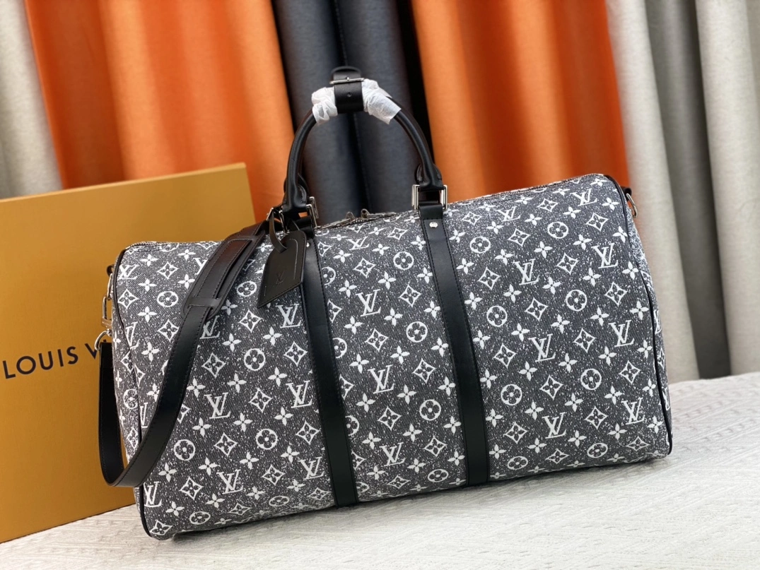 Minimalist 5820 Louis Vuitton Travel Bags