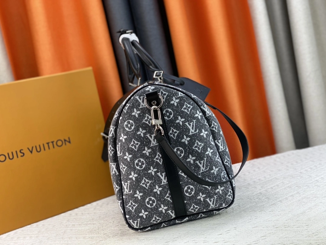 Minimalist 5820 Louis Vuitton Travel Bags