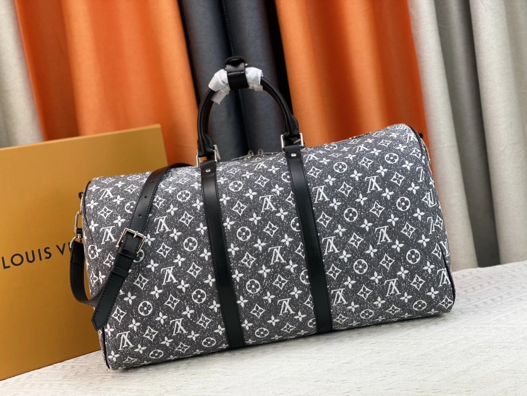 Minimalist 5820 Louis Vuitton Travel Bags