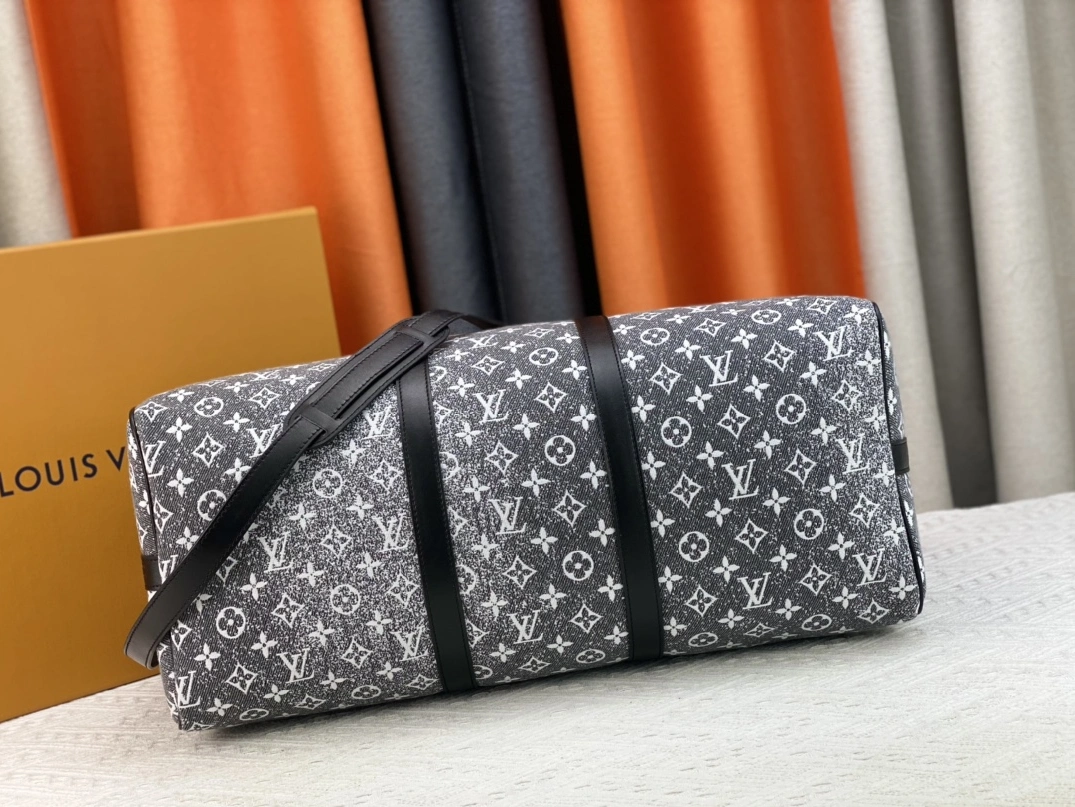 Minimalist 5820 Louis Vuitton Travel Bags