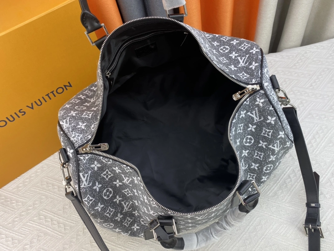 Minimalist 5820 Louis Vuitton Travel Bags