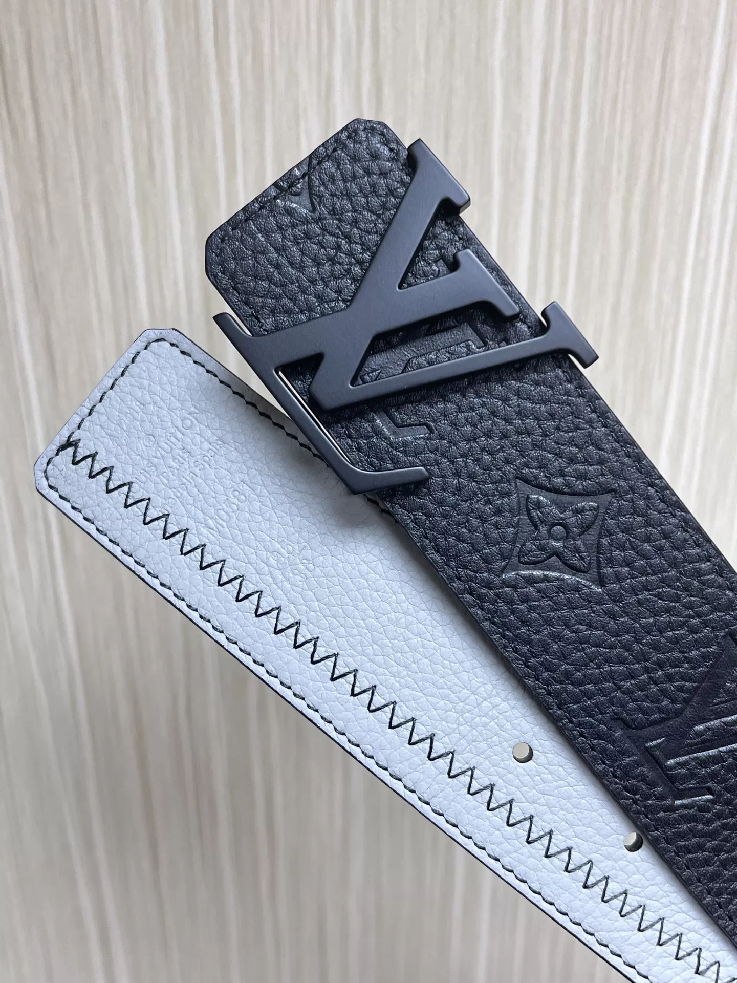 Minimalist 5827 Louis Vuitton AAA Quality Belts In 4.0cm For Men